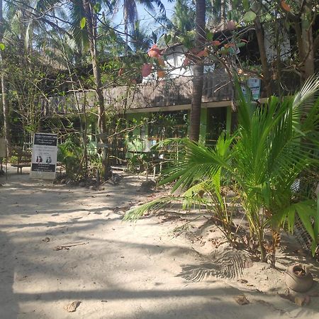 Oliver'S Laguna Eco Lodge Hotel 额布里 外观 照片